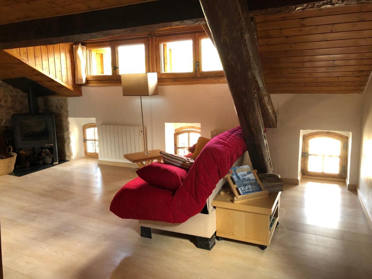 Charmant Appartement Dans Le Village/Coqueto Apartamento En El Pueblecito La Cabanasse Екстериор снимка