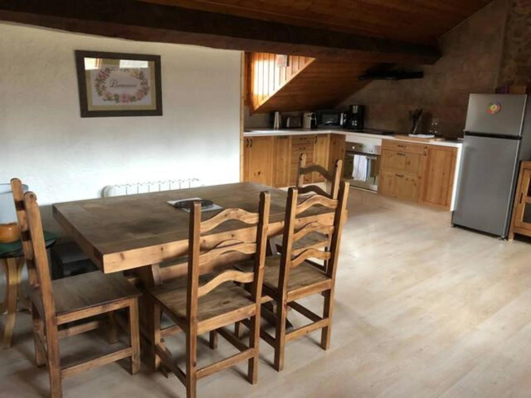 Charmant Appartement Dans Le Village/Coqueto Apartamento En El Pueblecito La Cabanasse Екстериор снимка